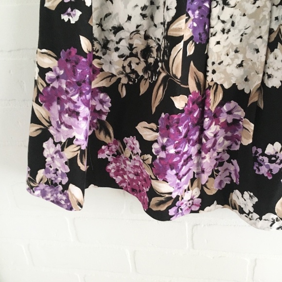 White House|Black Market Skirt Lilac Hydrangea Black Cream Pleated Coquette Sz 4 - Picture 10 of 13